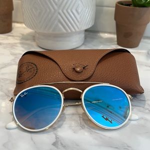 Ray-Ban good condition women’s sunglasses. Blue lenses.